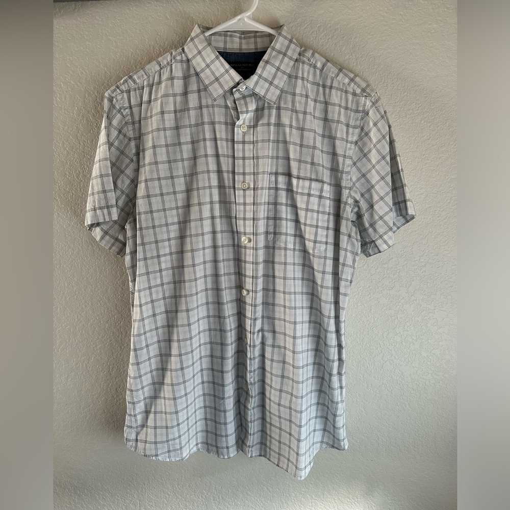 Men’s Banana Republic Short Sleeve Button Down Shirt - Size L